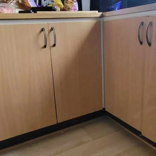 Före och efter ( bläddra)

www.arendala.se 
#renoverakök #renoveraköksluckor #sprutlackeraköksluckor #arendala