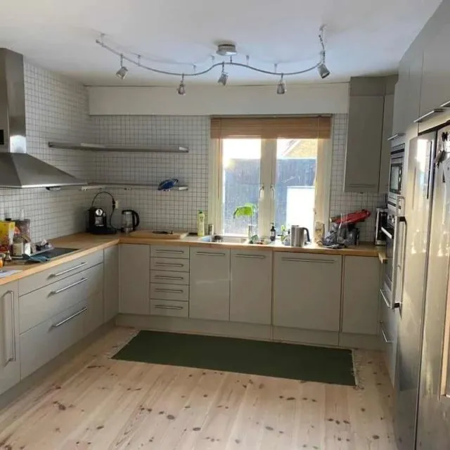 #sprutlackeradeköksluckor #arendala #renoverakök 

WWW.ARENDALA.SE