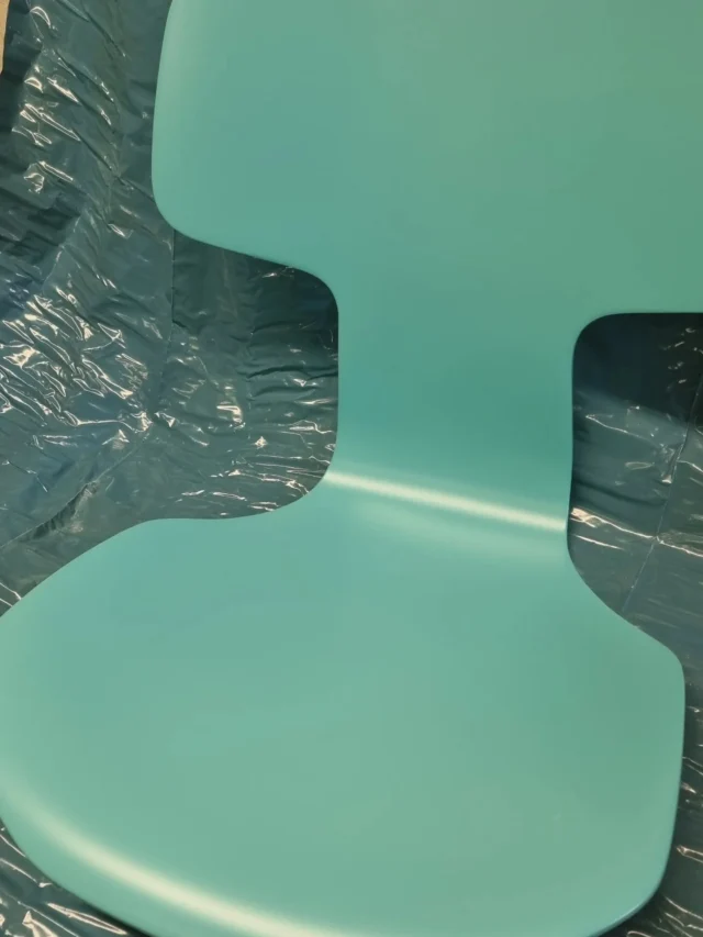 Fritz Hansen gör ju fler stolar än sjuan och myran.
#fritzhansen #sprutmålning
#renoverademöbler
#arendalainredningslackering
www.arendala.se